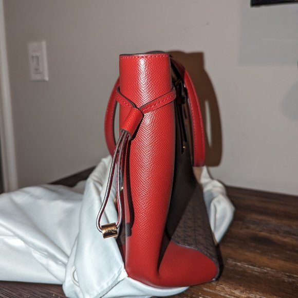 Michael Kors Voyager Handbag - Picture 3 of 14